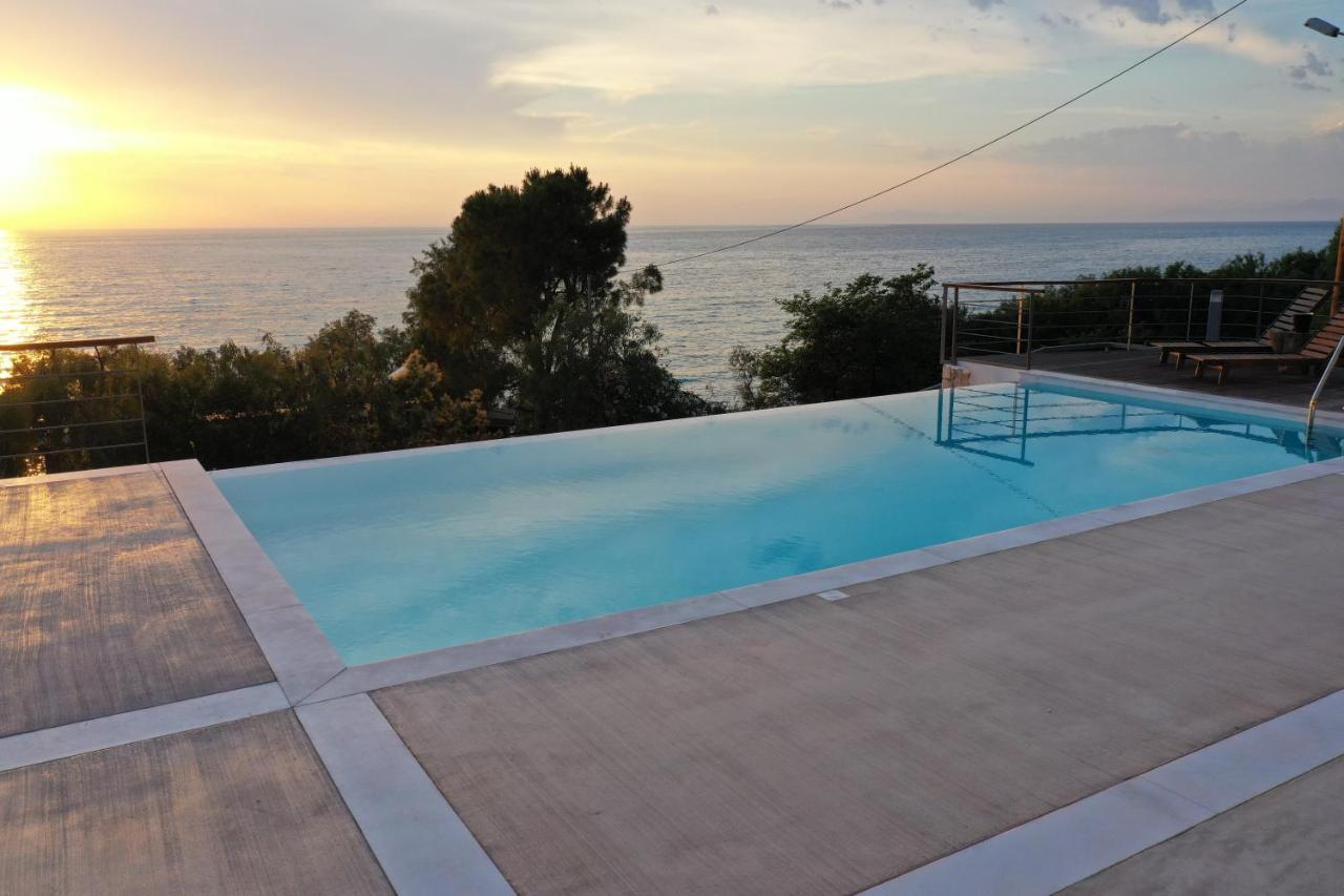 Capro - Milos Bay Villas Айос-Никитас Экстерьер фото